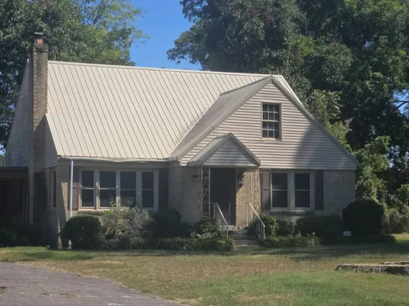 826 N Division St, Forrest City, AR 72335