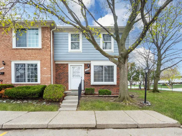 3026 N Seaton Circuit, Warren, MI 48091