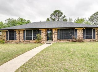 1414 Glenhill Ln, Lewisville, TX 75077