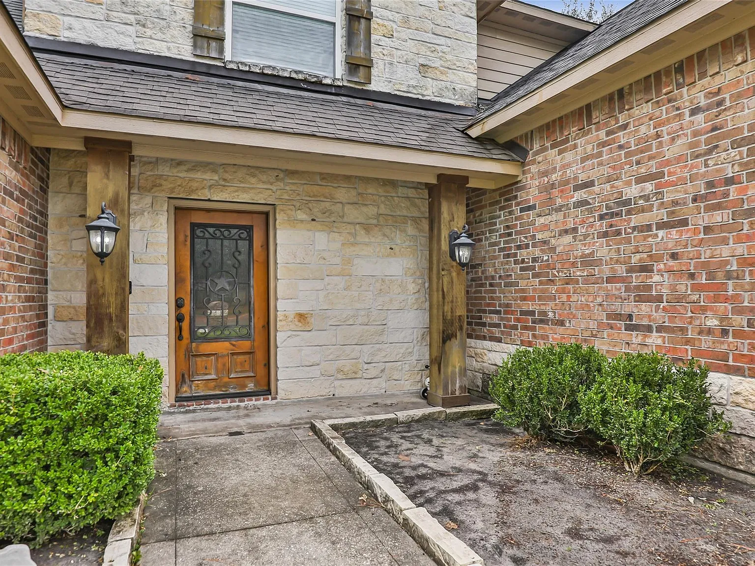 4 bed, 2.5 bath, 2680 sqft, $2,600 — Photo 4
