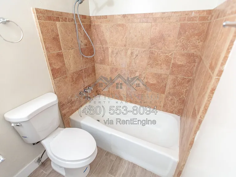 2533 E Blanche Dr — Photo 24