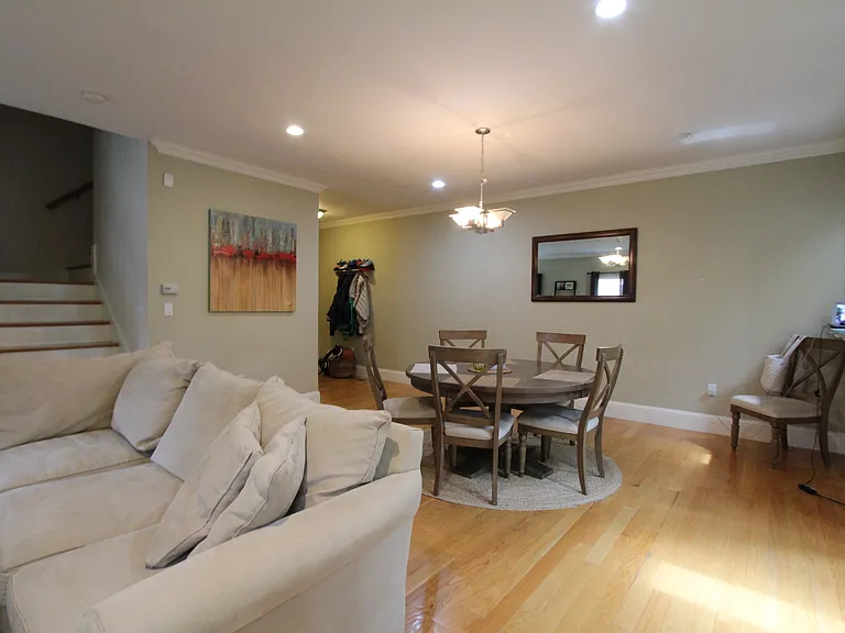 31 Florence St #31 — Photo 6
