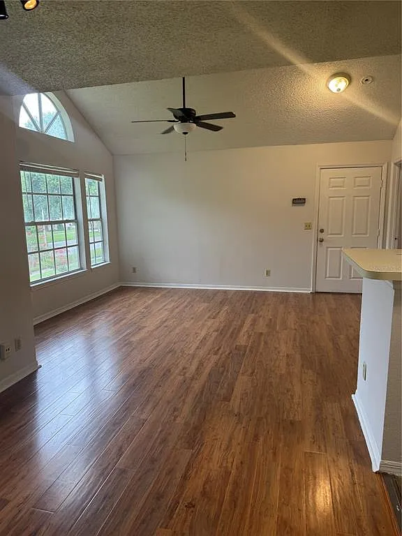 2 bed, 2.0 bath, 934 sqft, $1,500 — Photo 4