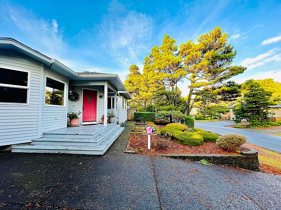 4th image of 5835 Hacienda Ave
