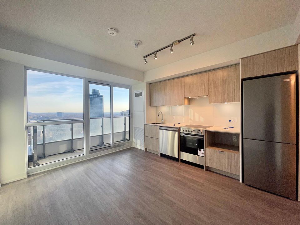 1st image of 395 Bloor St #20