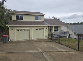 925 SW Bales Ave, Willamina, OR 97396