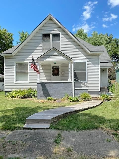1st image of 806 W Euclid St