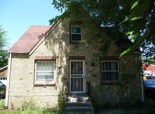 4740 W Green Tree Rd, Milwaukee, WI 53223
