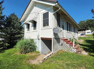 706 N Walnut St, Avoca, IA 51521