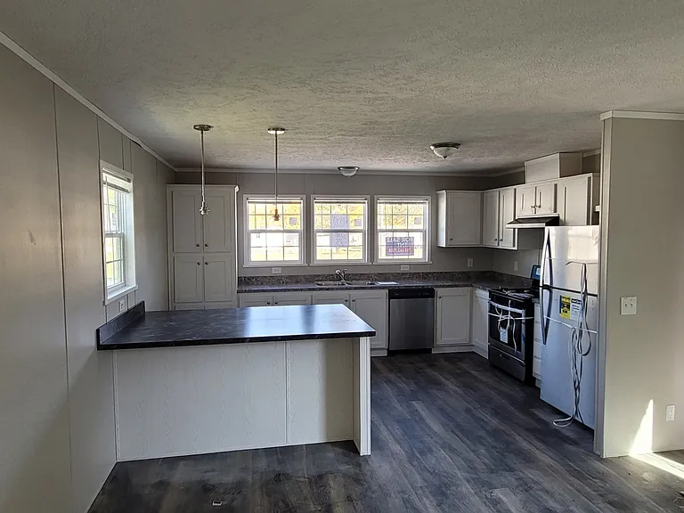 2801 S Stone Rd #83 — Photo 3