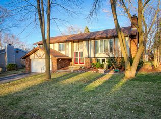 2821 Lordshire Rd, Madison, WI 53719