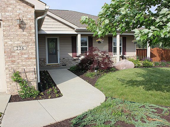 walkway/front enterance