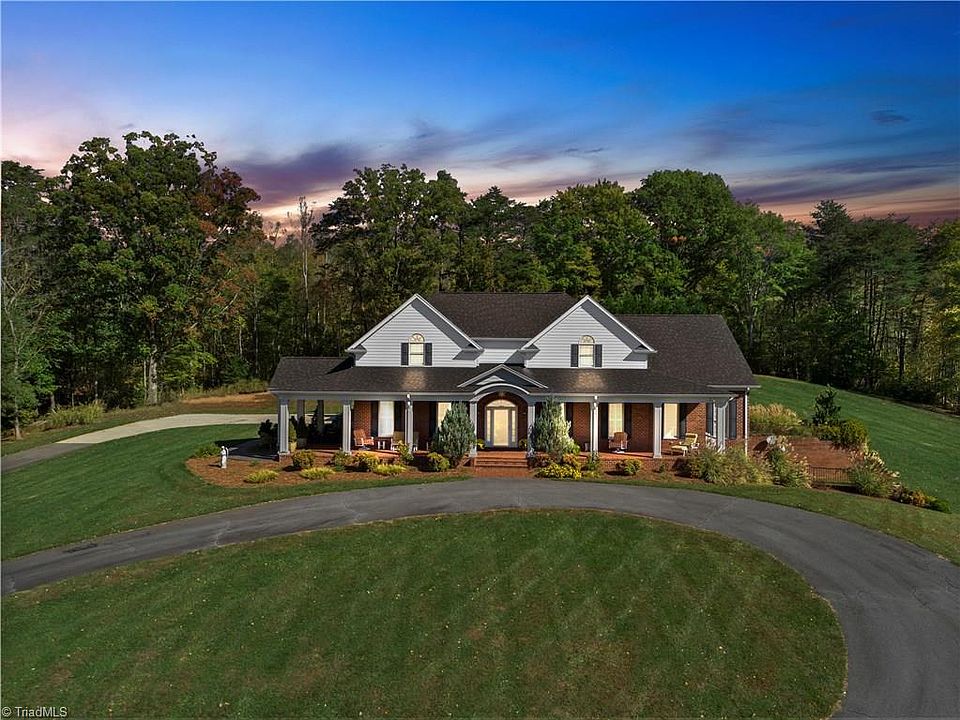2nd image of 155 Black Point Ln
