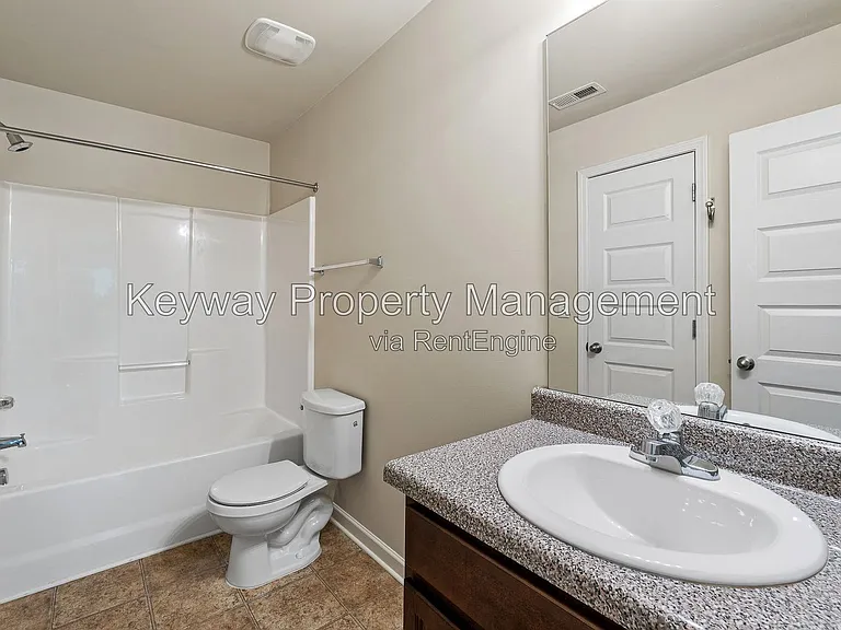910 Clover Ct — Photo 19