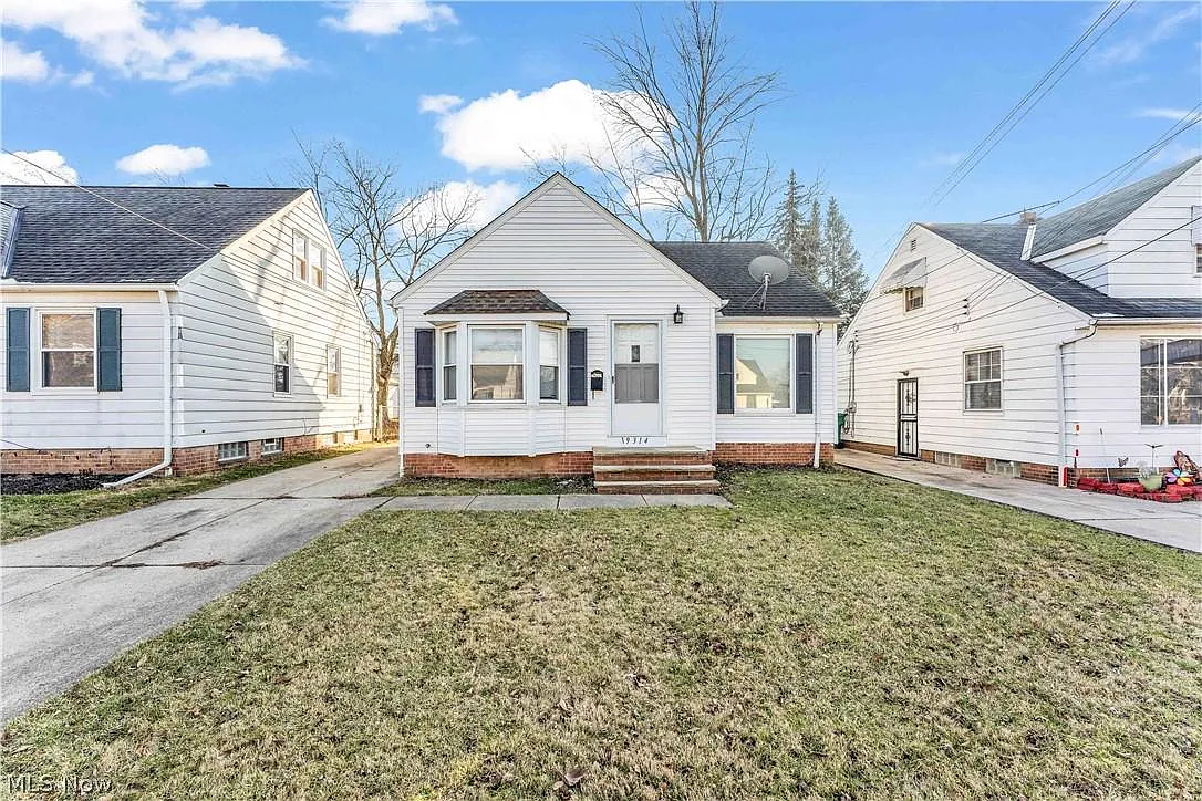 19314 Raymond St photo 1