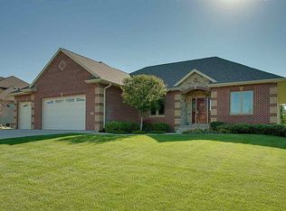 507 Winding Ridge Rd, Cedar Falls, IA 50613