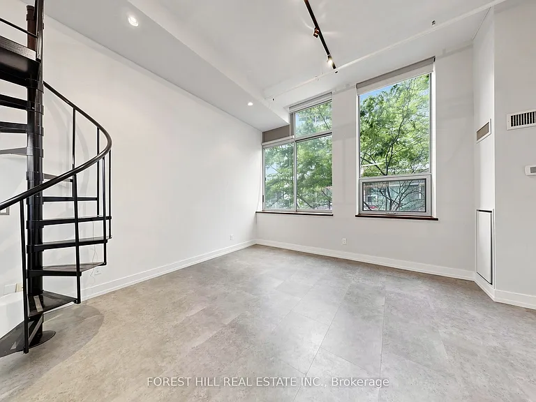 21 Nassau St #301 — Photo 26