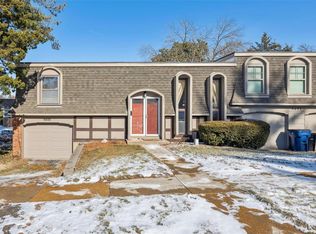 6691 Blossomwood Dr, Florissant, MO 63033