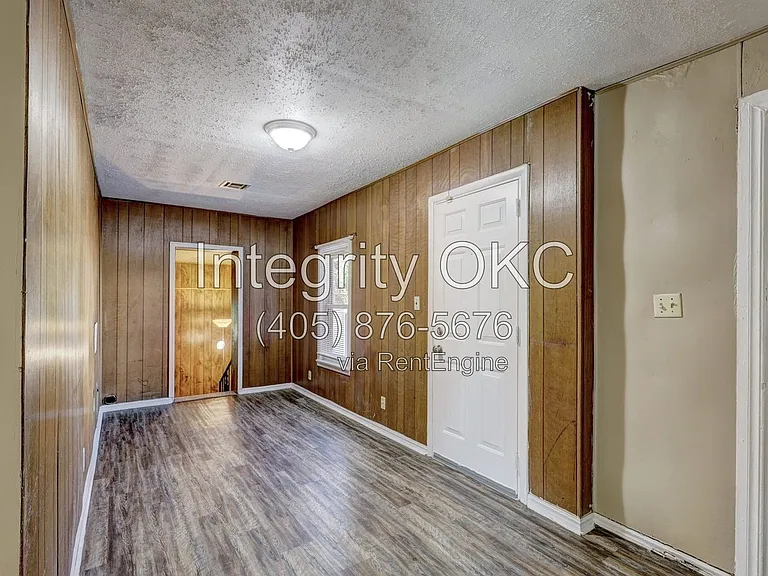1713 N Page Ave — Photo 20