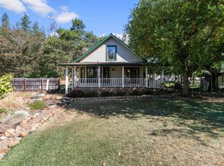 1126 E Jones Creek Rd, Grants Pass, OR 97526