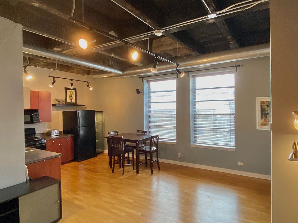 1st image of 3150 N Sheffield Ave APT 208