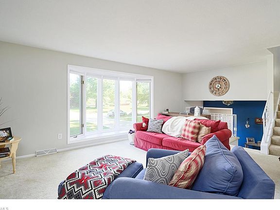 5th image of 33145 Warwickshire Ln