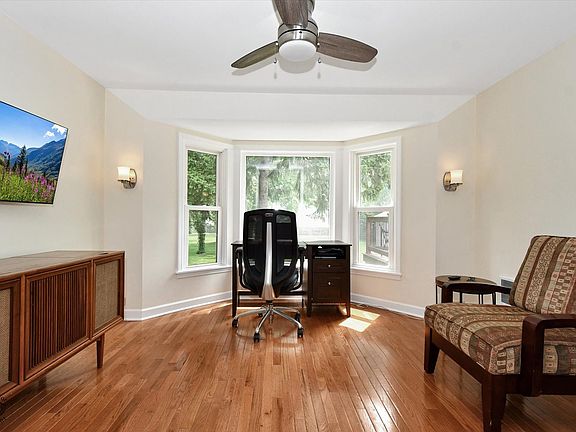 4th image of 10023 S Longwood Dr