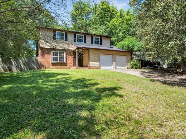11527 Five Cedars Rd, Charlotte, NC 28226