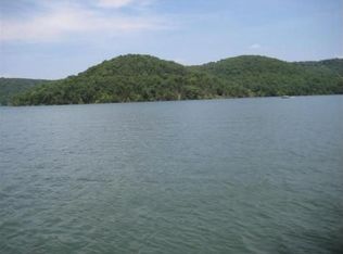 575 Lakeview Dr, Eureka Springs, AR 72631