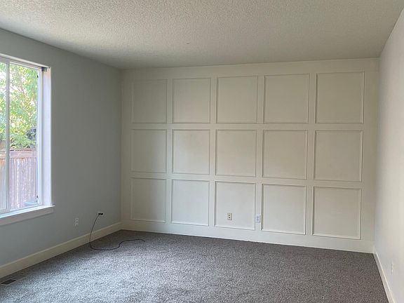 The living room is very big for you to relax. Enjoy entertaining your friends with an open floor to the kitchen and the dining room