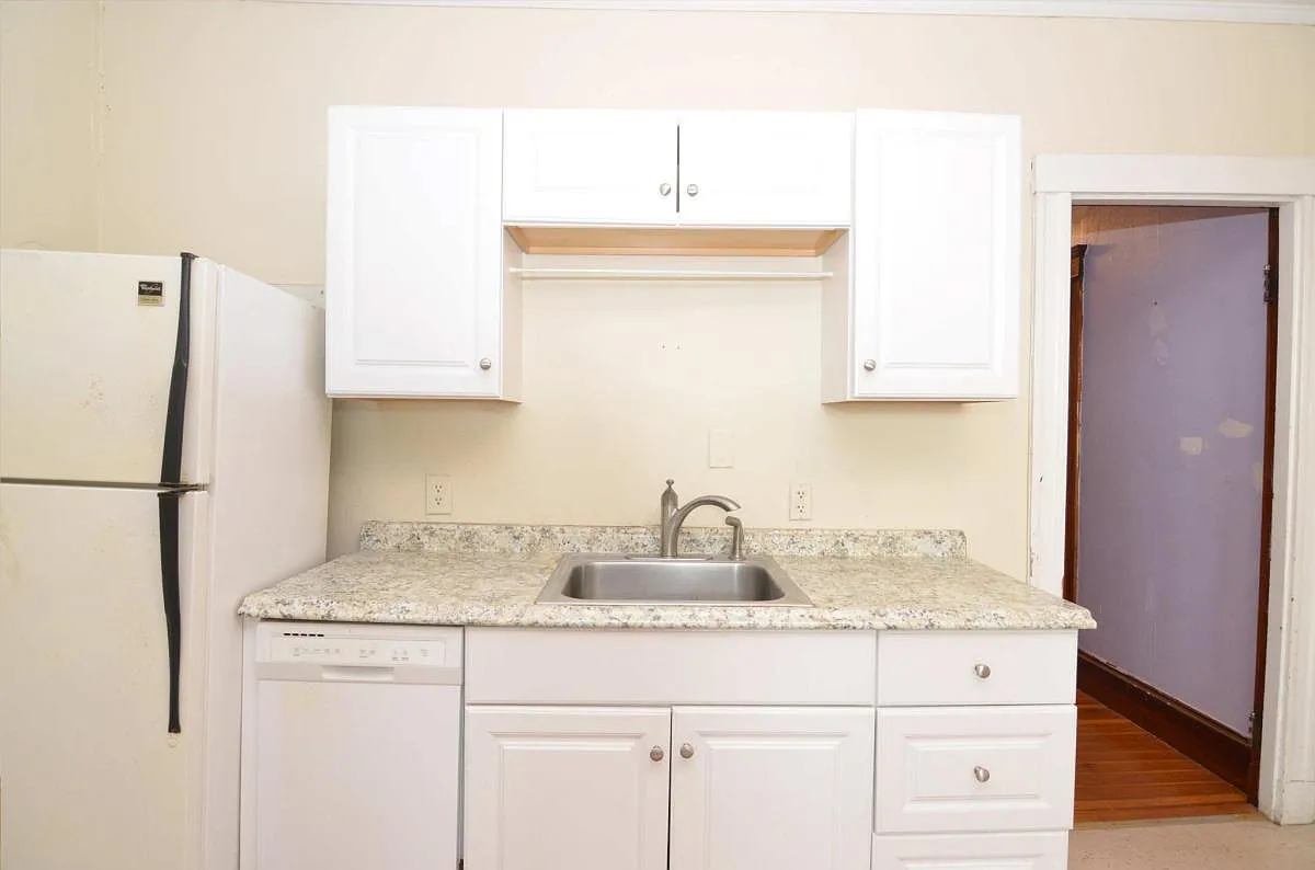 3 bed, 1000 sqft, $975 — Photo 4