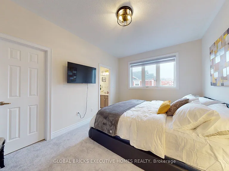 1124 Baltic Ln — Photo 14