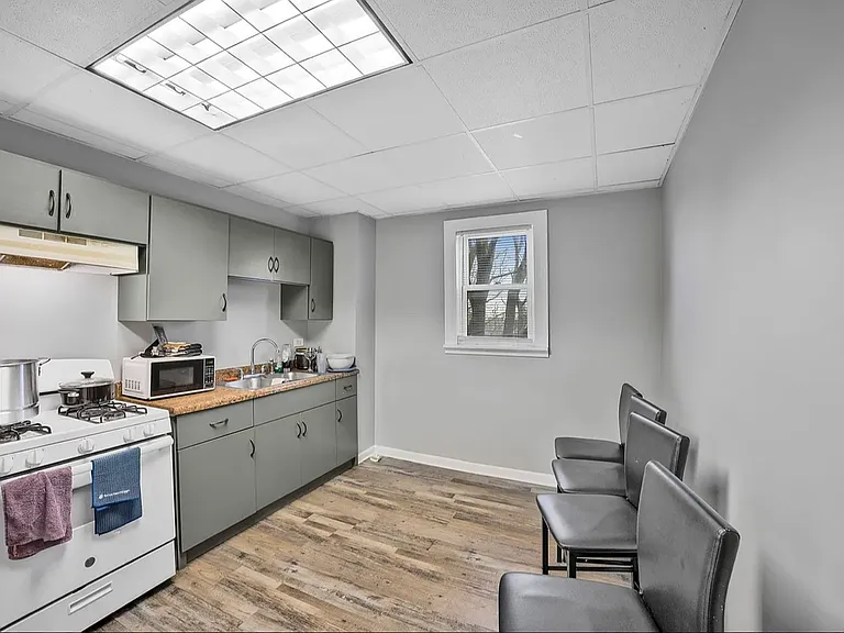 1665 Aberdeen St #2 — Photo 4
