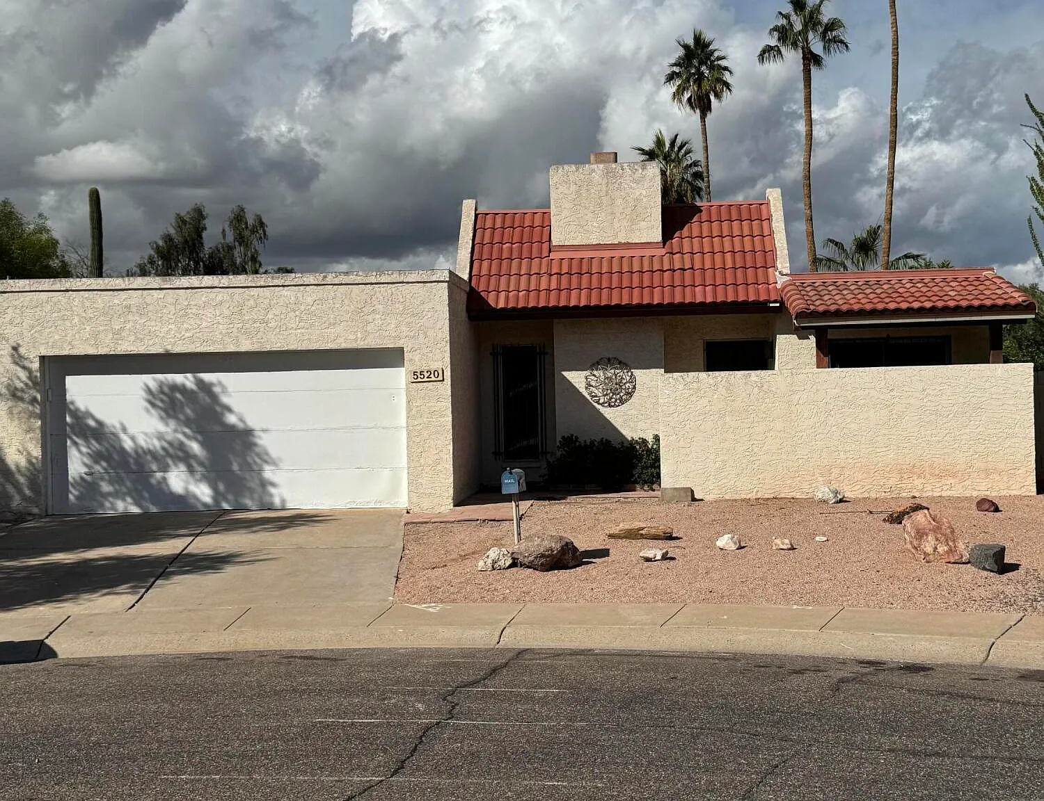3 bed, 2.0 bath, 1290 sqft, $2,895 — Photo 2