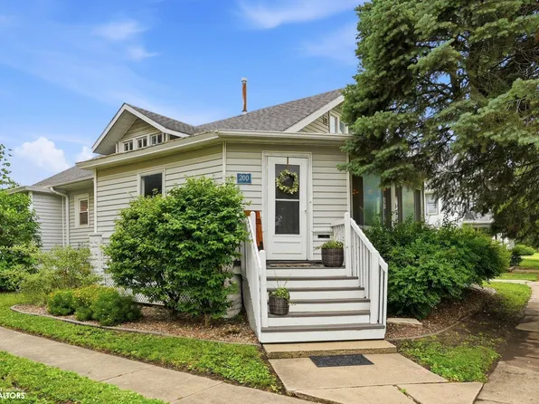 200 S Chestnut St, New London, IA 52645