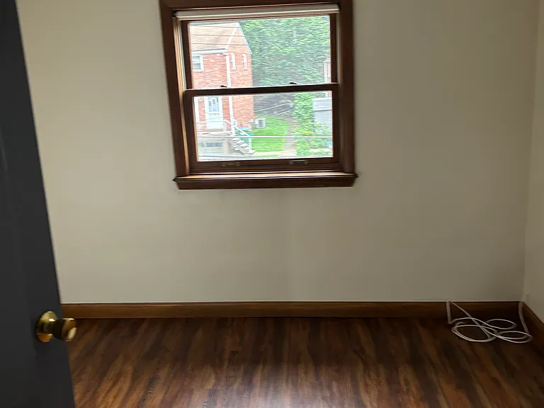 840 Killarney Dr — Photo 3