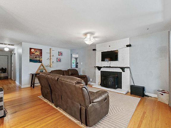 5th image of 118 Cottonwood Drive
