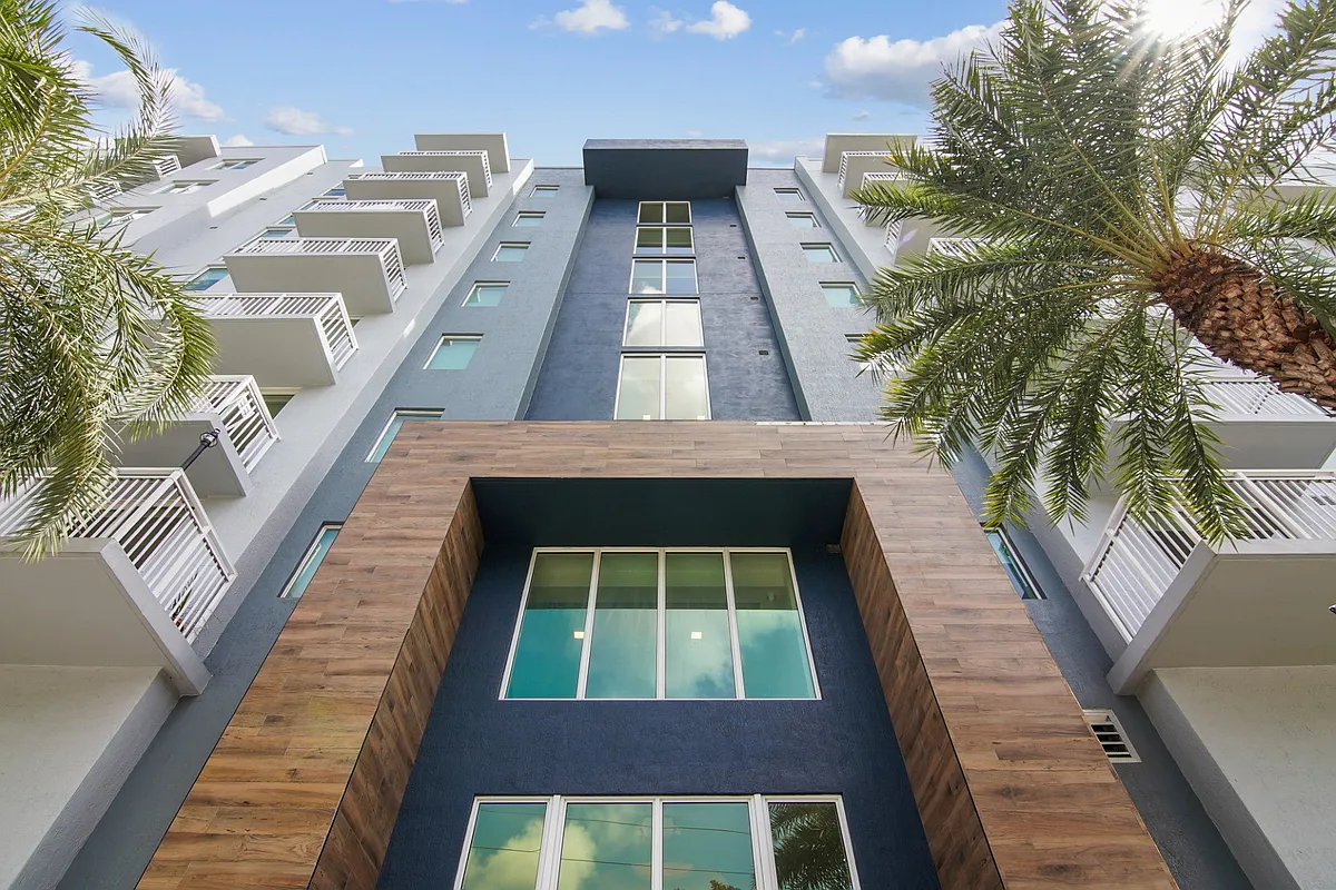 Building Photo - Blue Lagoon 7
