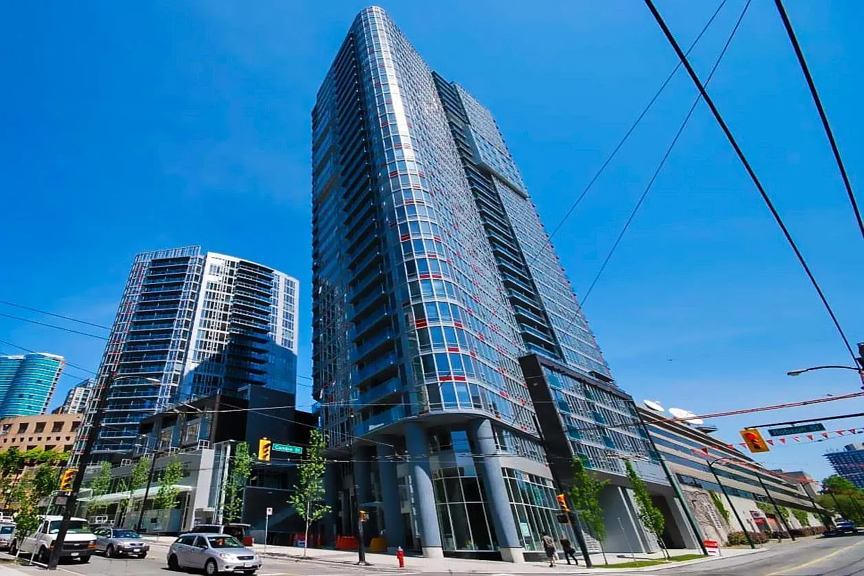1 bed, 725 sqft, $3,490 — Photo 1