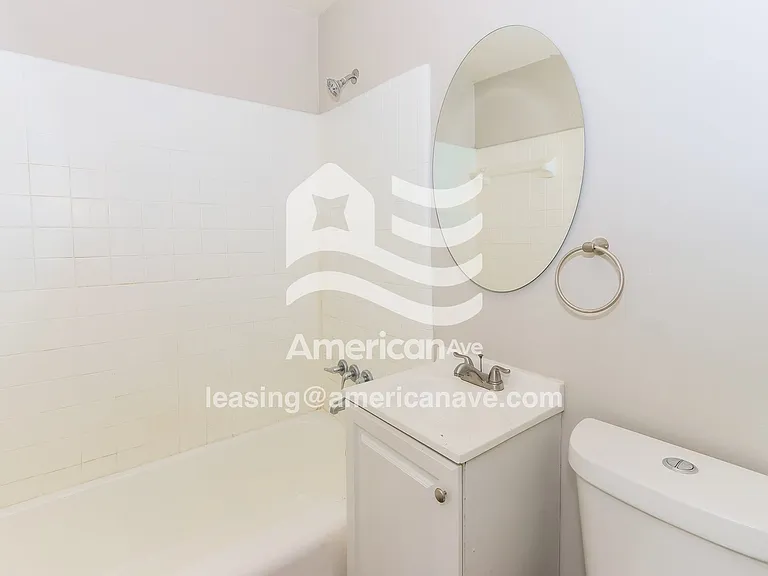 838413_010_wm_-_main_bathroom_13062883.jpg