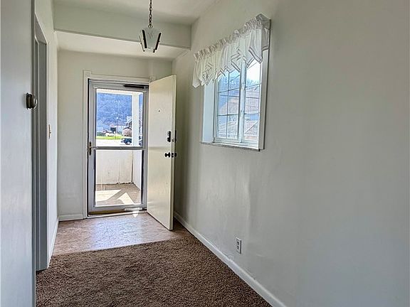 5th image of 641 Garfield St