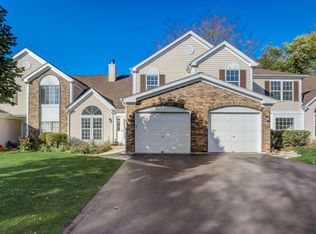 804 Canterbury Ln, Island Lake, IL 60042
