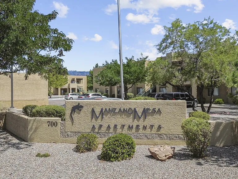 Manzano Mesa — Photo 31