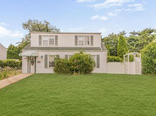 180 Jennifer Ln, Yonkers, NY 10710
