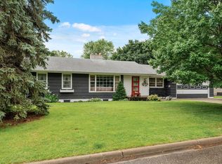 11613 Shady Oak Dr, Minnetonka, MN 55343