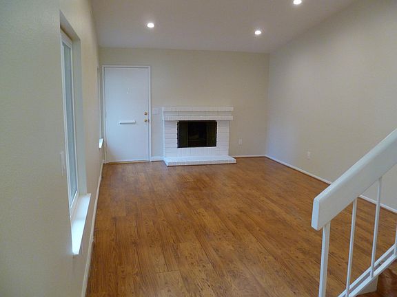 Living Room with fireplace