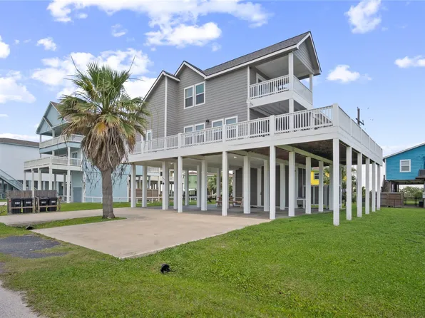 892 Melody Ln, Crystal Beach, TX 77650