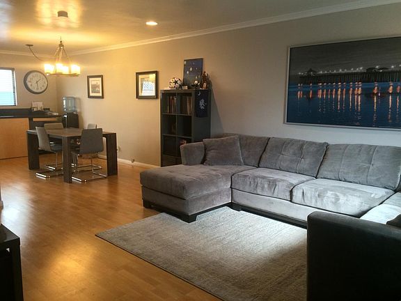 5th image of 288 S Oak Knoll Ave APT 5