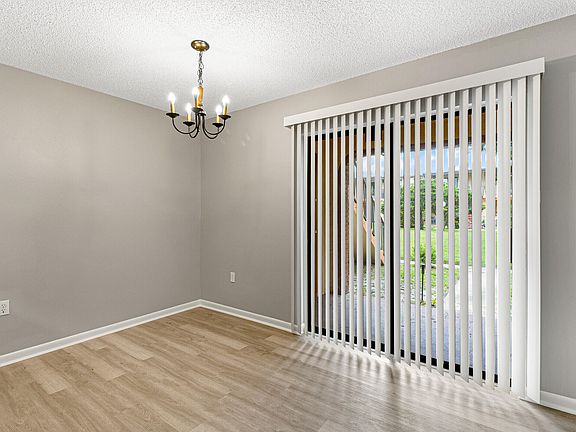 5th image of 180 San Juan Cir
