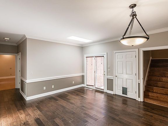 5th image of 105 Hedgelawn Dr